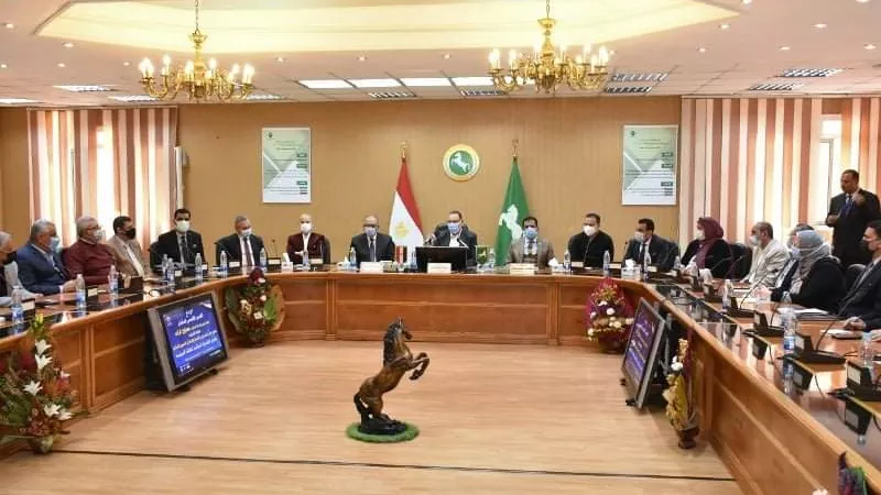 محافظ الشرقية يترأس اجتماع المجلس الإقليمي للسكان