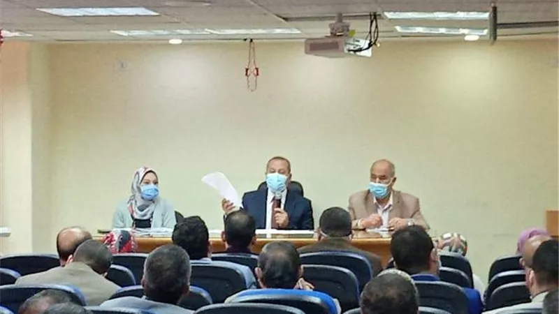 مديرية صحة الدقهلية تناقش آخر مستجدات الوضع بالمستشفيات