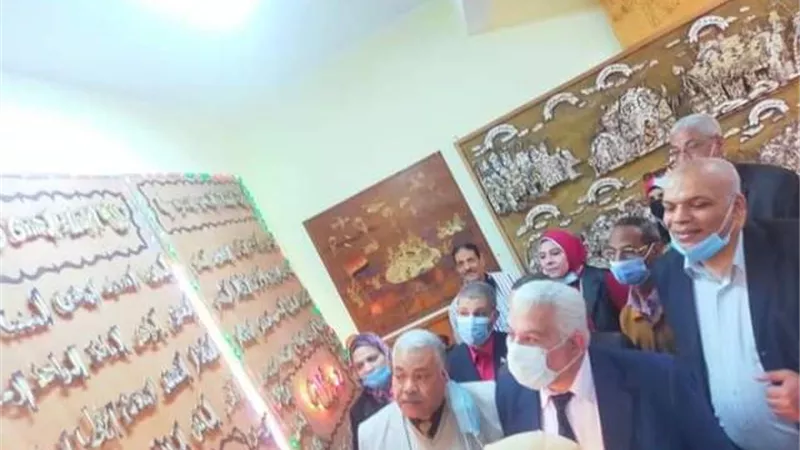 مدير تعليم الإسكندرية يفتتح معرض المجال وتكنولوجيا الصناعه بادارة الجمرك