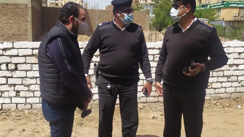 إزالة سور مخالف بطول 600 متر بحوض 18 بمدينة الأقصر