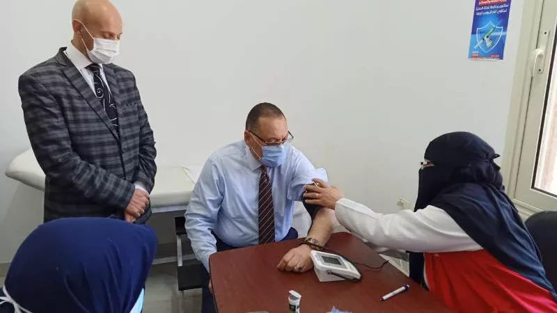 بدء العمل في ١٤ مركز طبي لتطعيم بلقاح كورونا بالشرقية