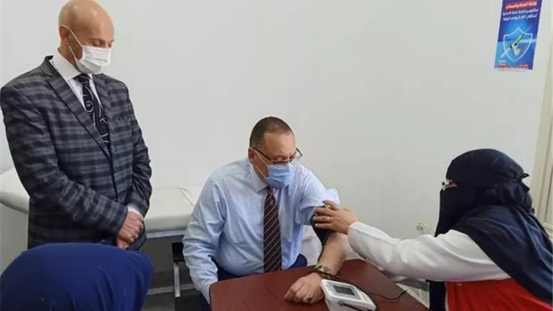 بدء العمل بـ ١٤ مركز طبي لتطعيم بلقاح كورونا بالشرقية