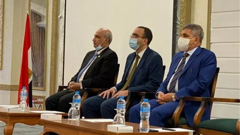انطلاق مؤتمر تطوير الخدمات الصحية و الإنضمام لمنظومة التأمين الشامل بالإسماعيلية ..صور