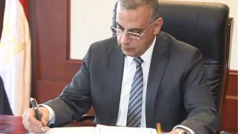 محافظ سوهاج يقرر تخفيض العمالة بالجهاز الإداري بنسبة 50%