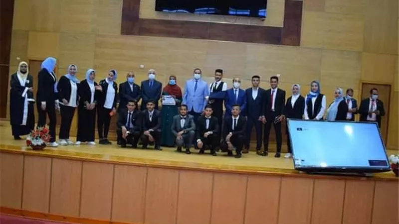 آداب سوهاج تكرم ١٥٠ سيدة في إحتفالية يوم الوفاء والتقدير للمرأة