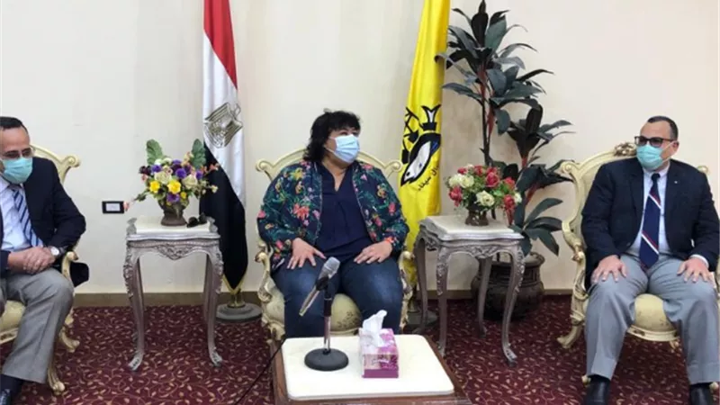 وزيرة الثقافة تلتقى محافظ شمال سيناء بالعريش