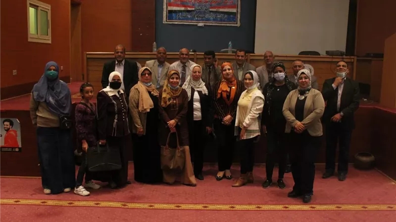 تقييم الأثر البيئى للمشروعات في ندوة بمركز النيل للإعلام بالسويس