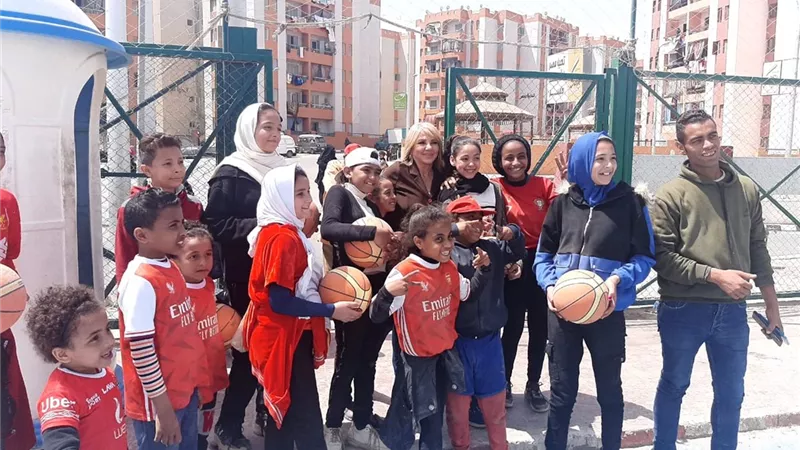 ندى بسيوني في جولة بحي الاسمرات
