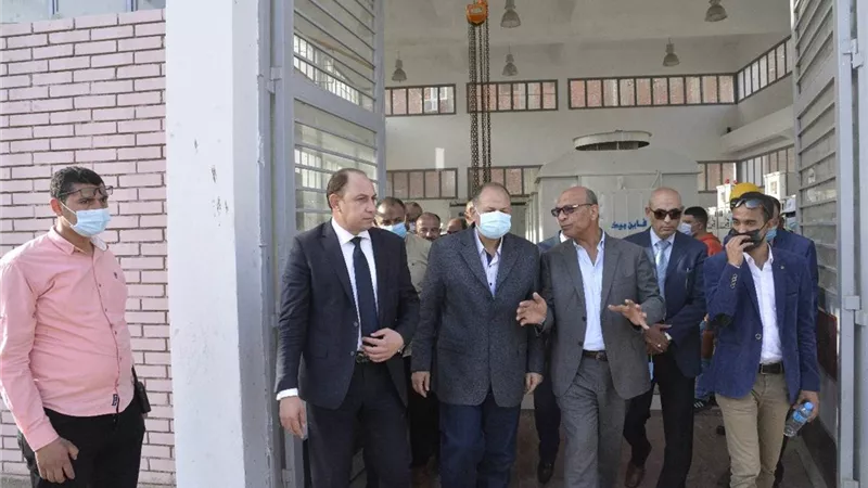 محافظ أسيوط يتفقد أعمال انشاء محطة رفع صرف صحي المحمودية بمركز ديروط