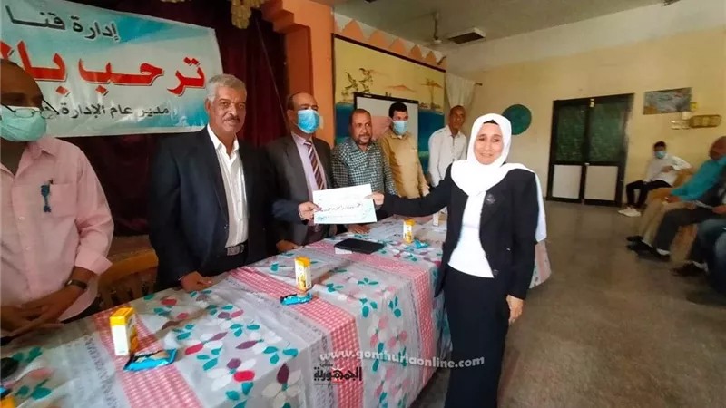 مدير عام ادارة قنا يكرم الفائزين في مسابقات الانشطة الاجتماعية
