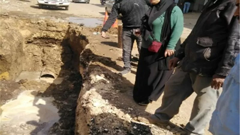 مياه القليوبية تواصل اصلاح كسر مفاجئ بخط طرد 