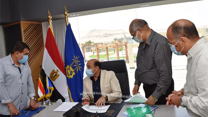 محافظ أسوان يعتمد قبول طلبات التصالح للمجموعة الثالثة ويشدد على التواصل المباشر مع الموطنين