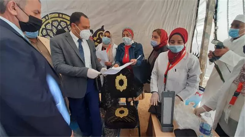 جامعة دمنهور تنفذ قافلة طبية مجانية مجمعة ضمن مبادرة حياة كريمة