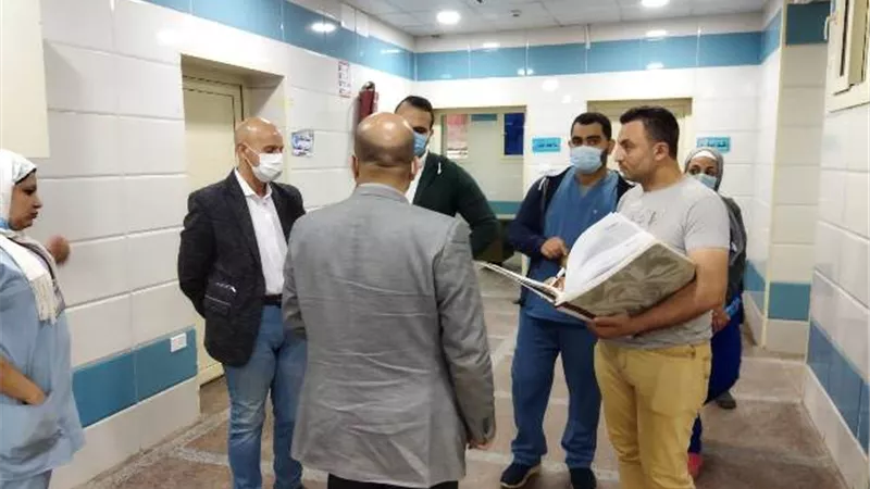وكيل وزارة الصحة يوزع ٦ أطباء خارج الزقازيق العام