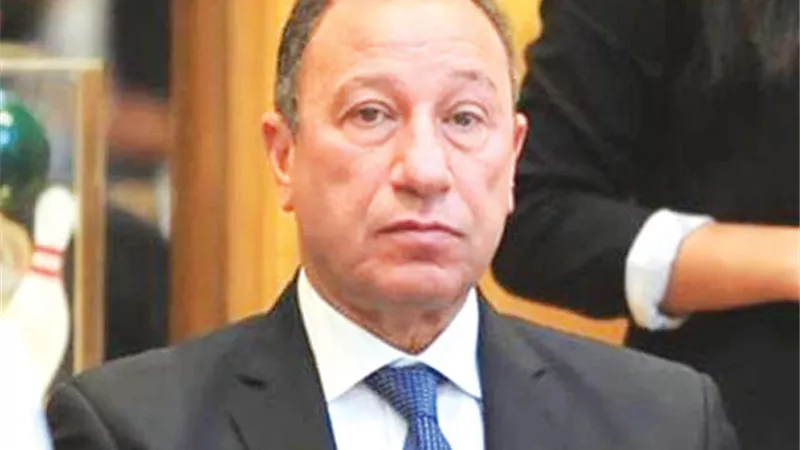 حكام عرب لإدارة قمة الأهلي والزمالك