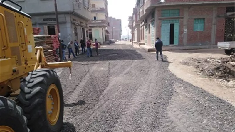 خطة لتأهيل الطرق غير مكتملة المرافق بقرى المحافظة