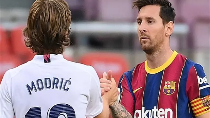 ريال مدريد وبرشلونة كلاسيكو الارض.. والقمة 246