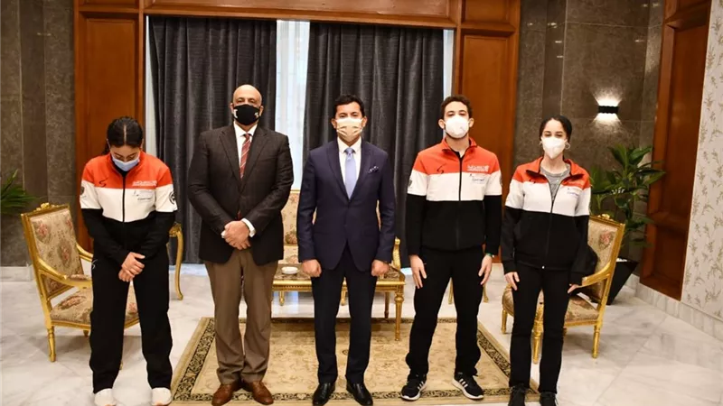 وزير الرياضة يُكرم أبطال مصر ببطولة العالم للسلاح