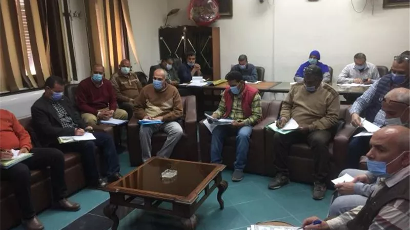 رئيس مدينة الزقازيق يوجه بمتابعة الاسواق والمواقف والرد على شكاوى المواطنين