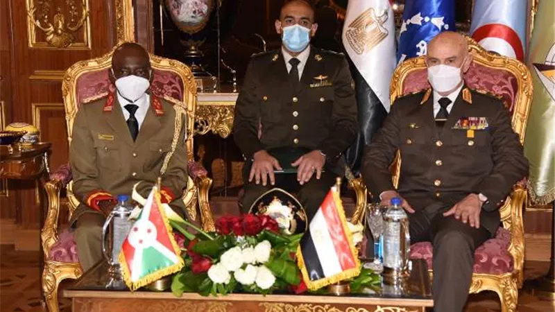 الفريق محمد فريد يلتقى رئيس قوات الدفاع الوطنى البوروندى