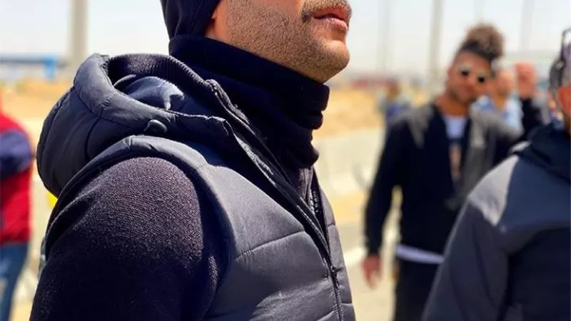 محمد إمام يداعب متابعيه بصورة جديدة من كواليس النمر .. شاهد