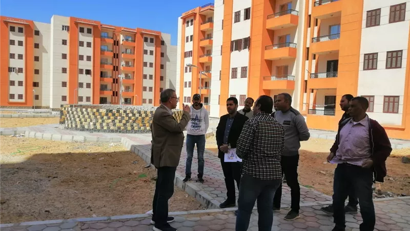 رئيس جهاز العبور الجديدة يتفقد مشروعات الإسكان والمرافق بالمدينة.. صور