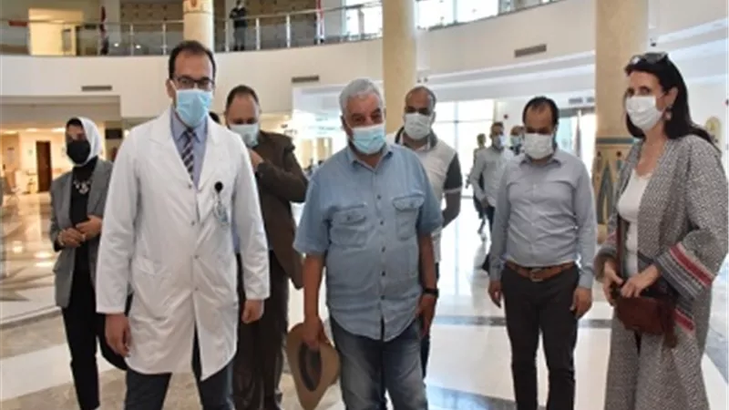 حواس يدعم مستشفى شفاء الاورمان لسرطان الاطفال ويصفه بأنه هرم مصرى جديد