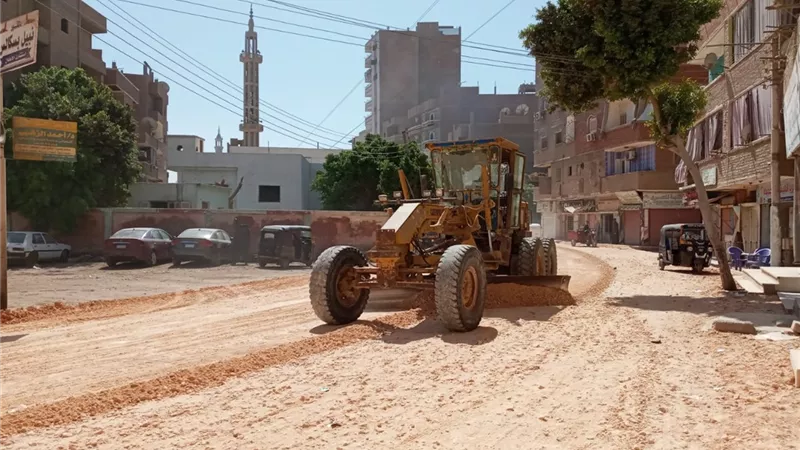 محافظ أسيوط: استكمال رصف طريق الري بالقوصية