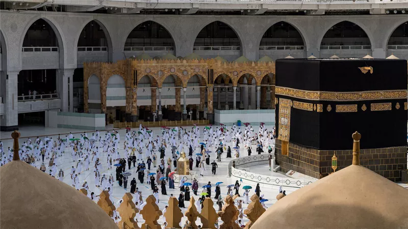السعودية تعلن آلية الحصول علي تصريح بالعمرة في رمضان وشروطها