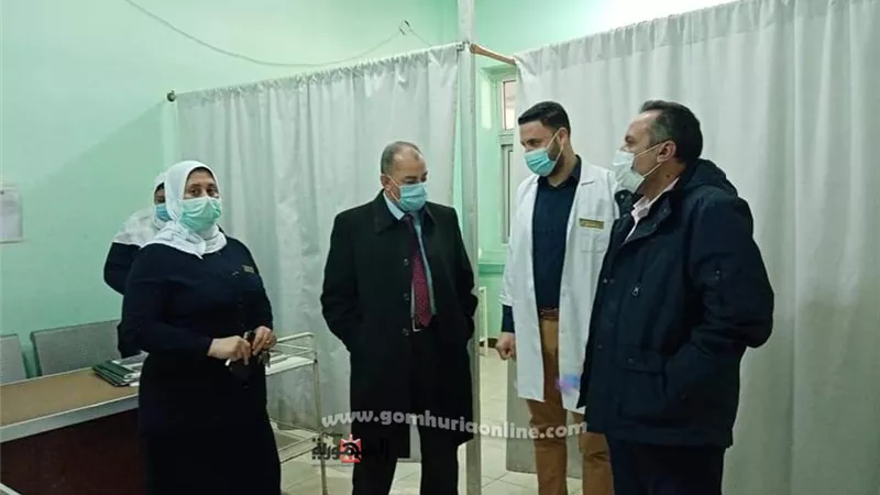 مدير التأمين الصحى بالشرقية يفتتح لجنة الاورام بمستشفى العاشر من رمضان..صور