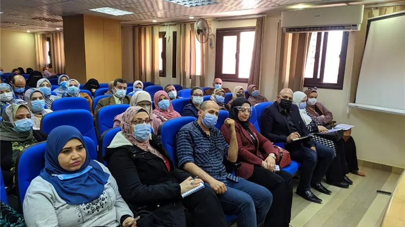 مناقشة قيادات الطب العلاجى آخر مستجدات الوضع بمستشفيات الدقهلية