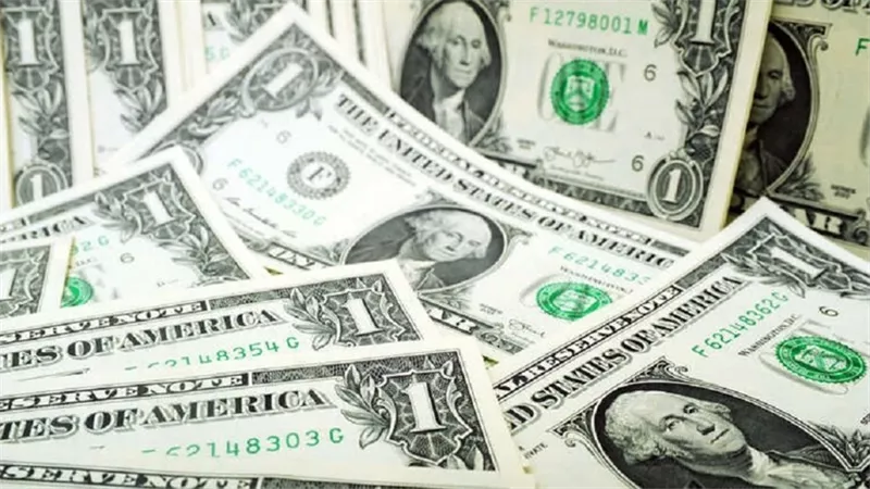 اعتقال موظفة رفضت إعادة مليون دولار أودعت في حسابها بالخطا بأمريكا