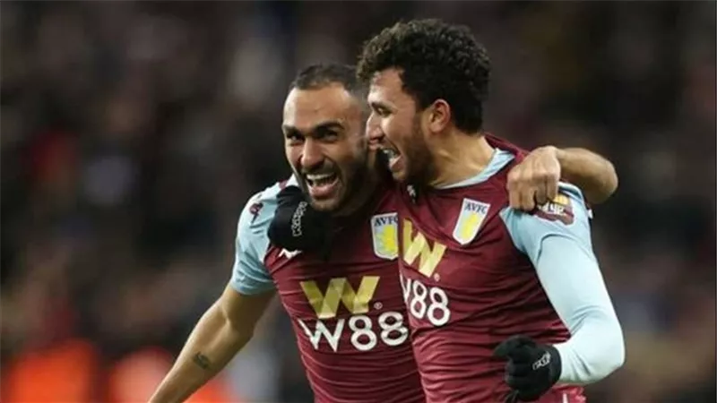 أحمد المحمدى يدعم تريزيجيه بعد إصابته بالرباط الصليبى.. شاهد