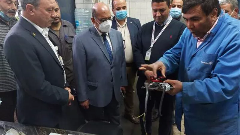 رئيس مصر للطيران يتفقد الخدمات بقطاعي التشغيل والدعم الهندسي لمتابعة سير العمل ..صور