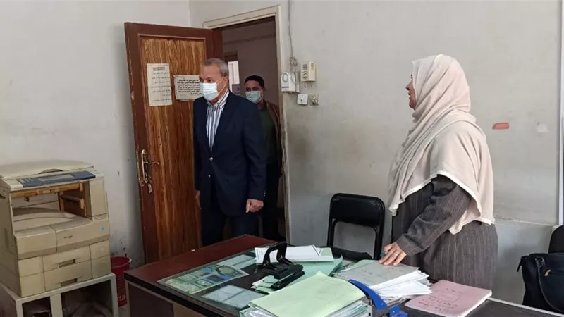 محافظ القليوبية يقدم التهنئة للموظفين بالديوان العام بمناسبة رمضان