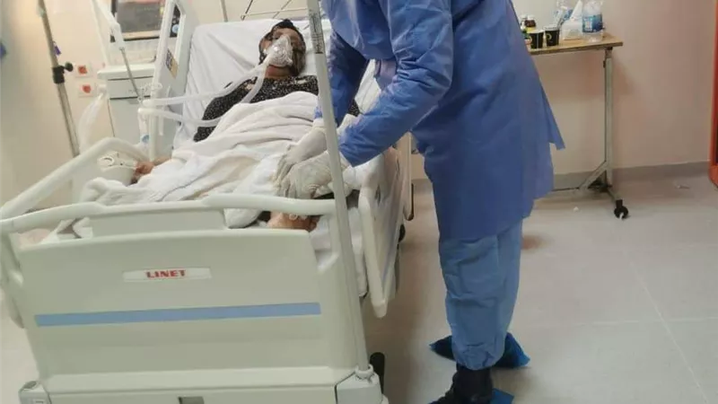أطباء العلاج الطبيعى فى مواجهة فيروس كورونا داخل مستشفيات العزل بالاقصر