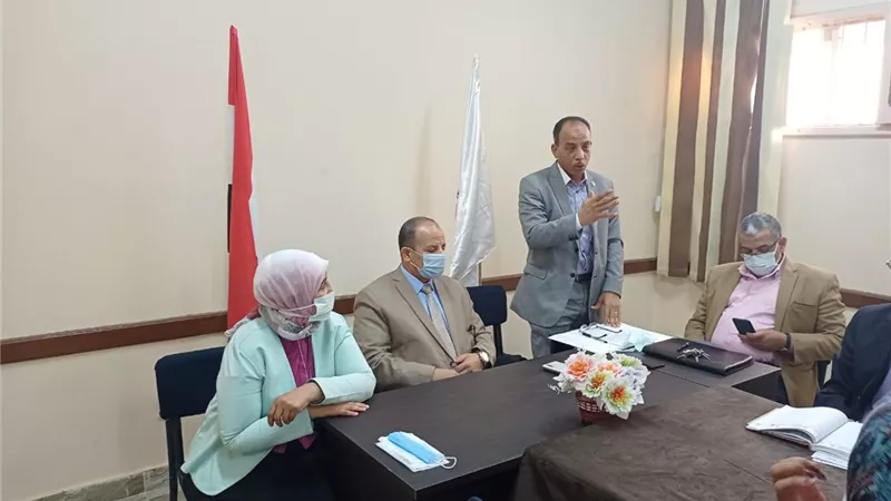 وكيل وزارة التعليم بقنا سداد مليون جنيه من متاخرات مصلحة الدمغه