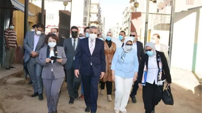 وزيرة الصحة تناشد أهالى الصعيد بأهمية التسجيل للحصول على لقاح كورونا ..بالصور