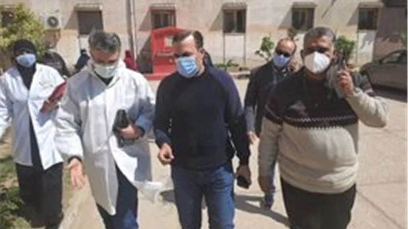 وكيل الصحة بدمياط يفاجئ مستفيات الزرقا والسرو ويؤكد على حسن معاملة المرضى وذويهم