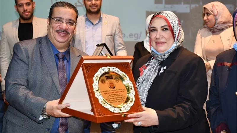 جامعة قناة السويس تكرم الفائزين في مؤتمر شباب الباحثين الثامن..صور