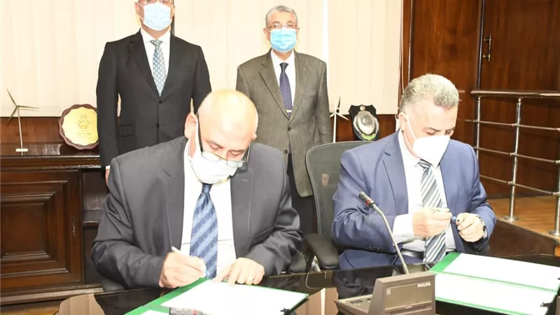 توقيع بروتوكول تعاون بين مرفق الكهرباء ومياه الشرب وحماية المستهلك.. صور