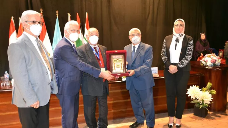 جامعة مصر للعلوم والتكنولوجيا تفوز بالمركز الأول فى مؤتمر اتحاد الجامعات العربية للعام الجامعي 2019ـ 2020