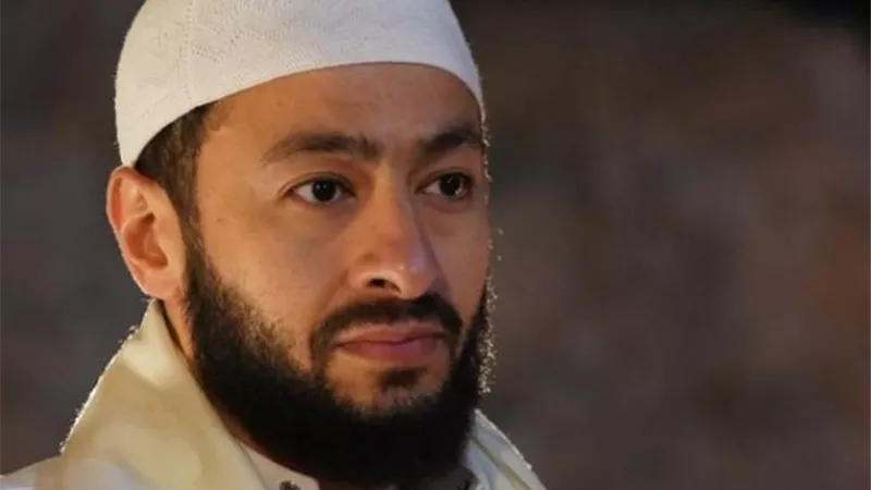 حمادة هلال يشارك متابعيه أحدث إطلالاته من كواليس 