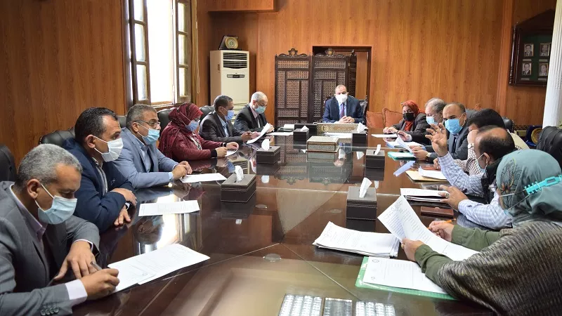 تشغيل منافذ بيع المنتجات ومبنى الاختبارات الالكترونيه بجامعة بنى سويف