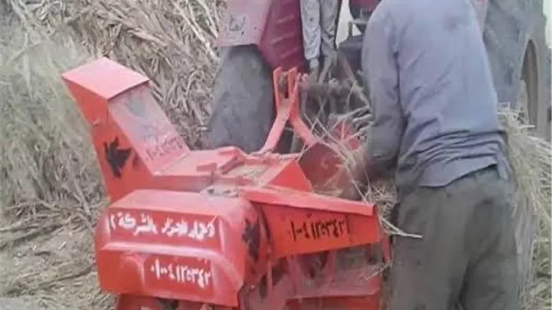 مصرع عامل بعد تطاير أجزاء من ماكينة دراسة قش الارز بالدقهلية