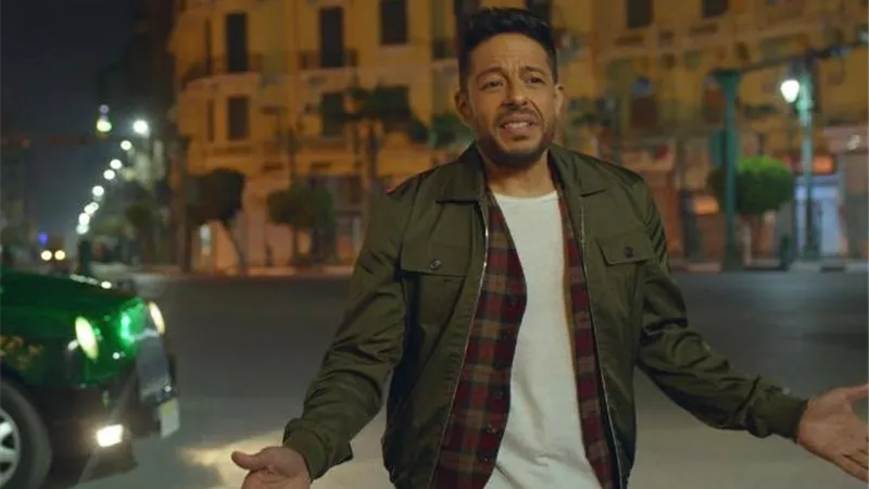 محمد حماقي يخطف الانظار في اعلان البريد المصري