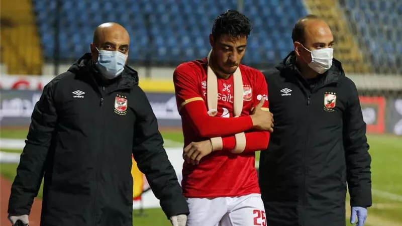 طبيب الأهلي يكشف نتيجة فحوصات إصابة أكرم توفيق