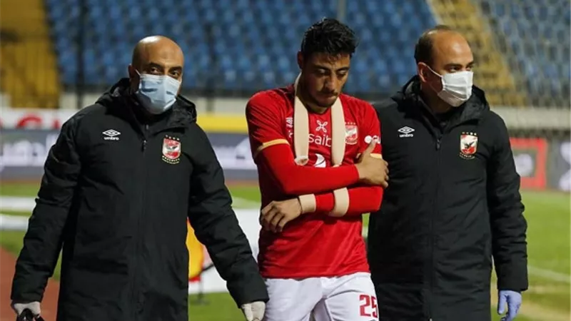 الفحص الطبى يحسم مشاركة اكرم توفيق امام الزمالك