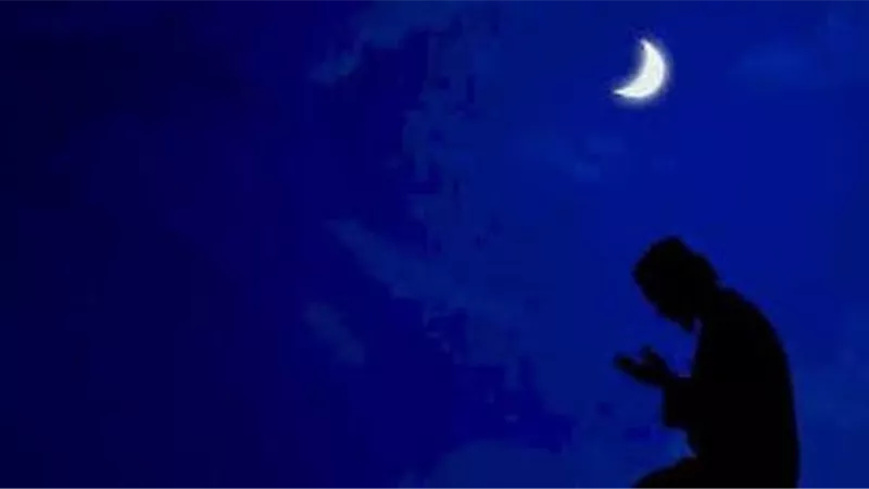 هل يجوز قيام الليل في رمضان قبل الفجر بربع ساعة؟