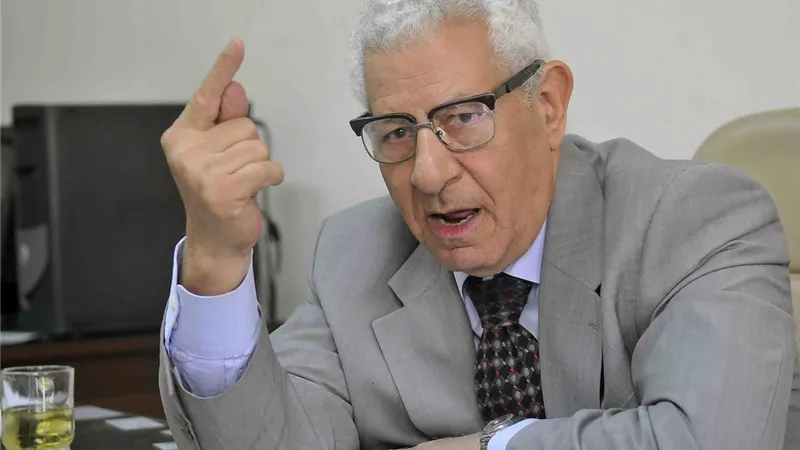 غدا.. تشييع جثمان الكاتب الصحفي مكرم محمد من مسجد آل رشدان